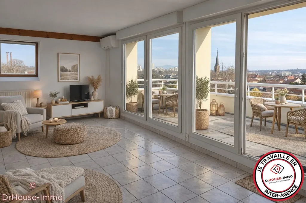 Séjour - Attique Rénové avec Terrasse à Mulhouse