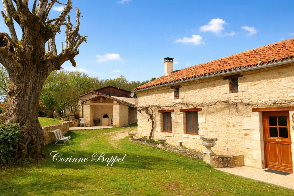 Extérieur - Maison de Luxe avec Piscine à Bassillac