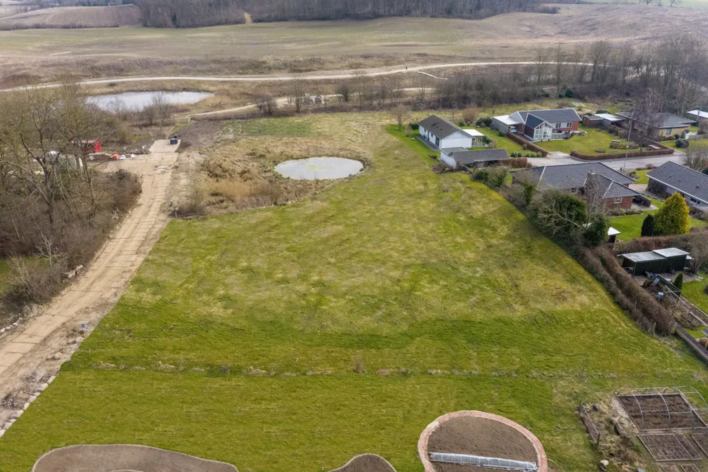 Õhuvaade - Building Plot with Nature View in Tommerup St
