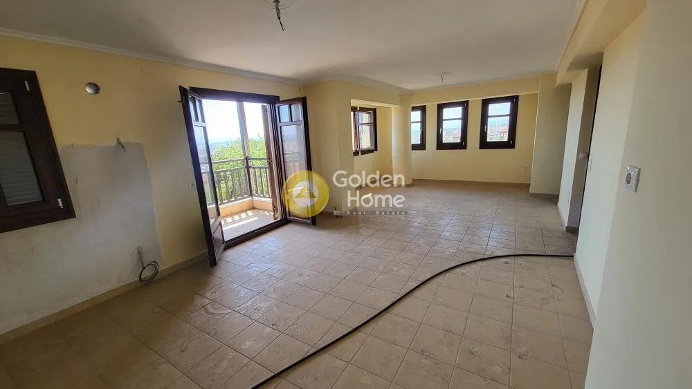 Living Room - Multi-Unit Building with Sea View in Thessaloniki Centre