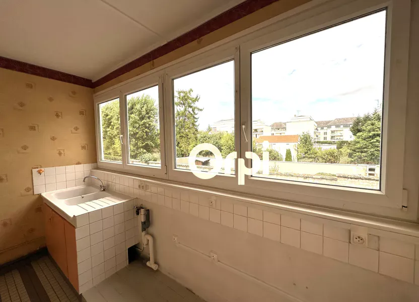 Salles de bain - Appartement 6 Pièces avec Balcon à Soissons