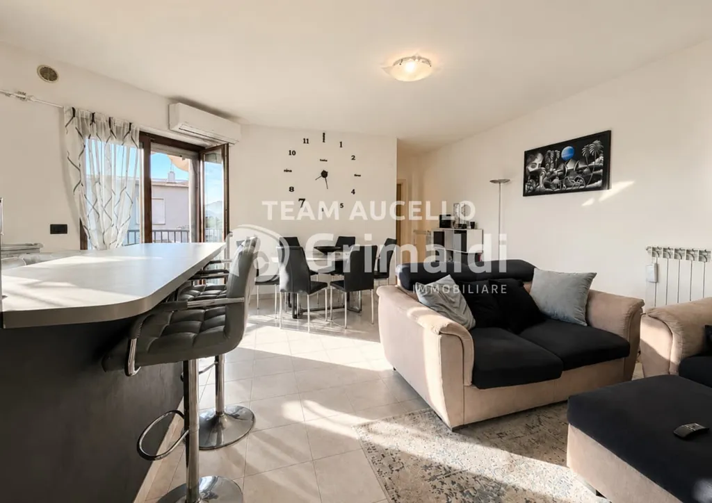 Elutuba - Apartment with South-West Terrace in Battipaglia