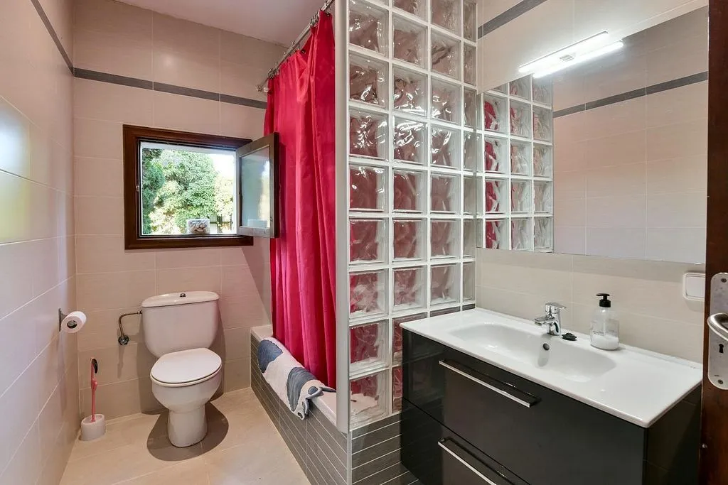Bagni - Rustic Finca with Mountain Views in Inca
