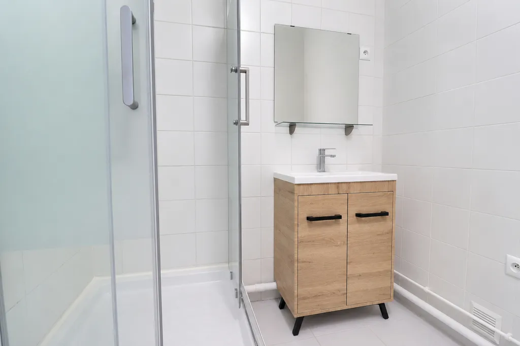 Salles de bain - Appartement Rénové au Calme à Colombes