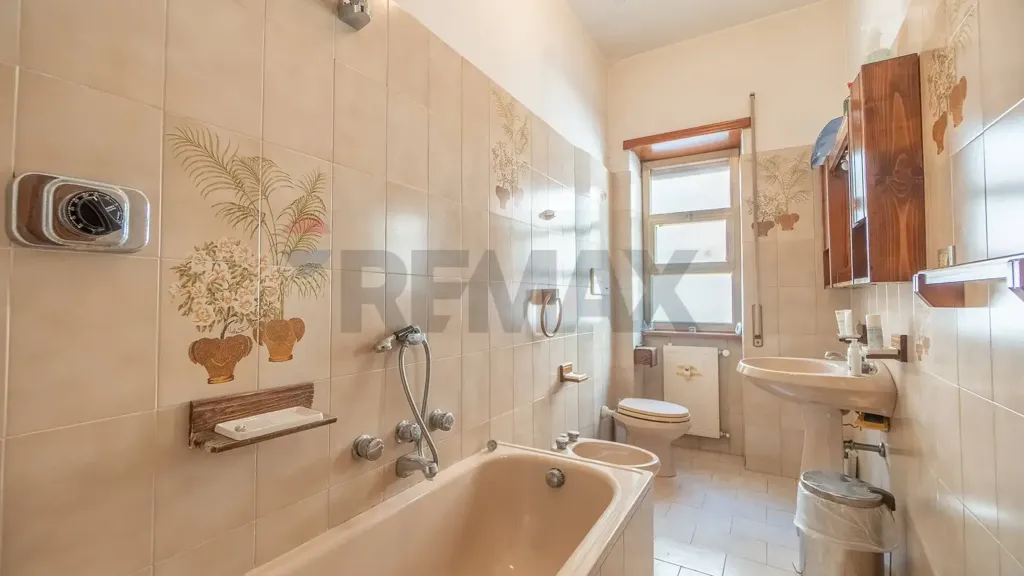 Salles de bain - Furnished Apartment with Balcony in Rome