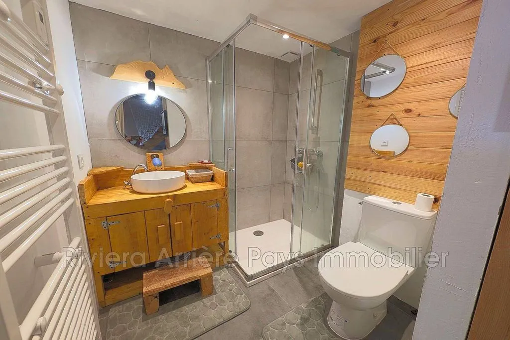Salles de bain - Villa Luxueuse avec Vue Panoramique à Roure