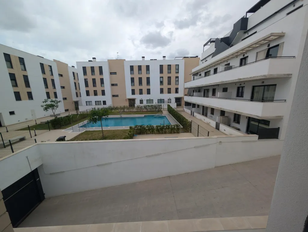 Piscina - Modern Flat with Terrace and Pool in Camas