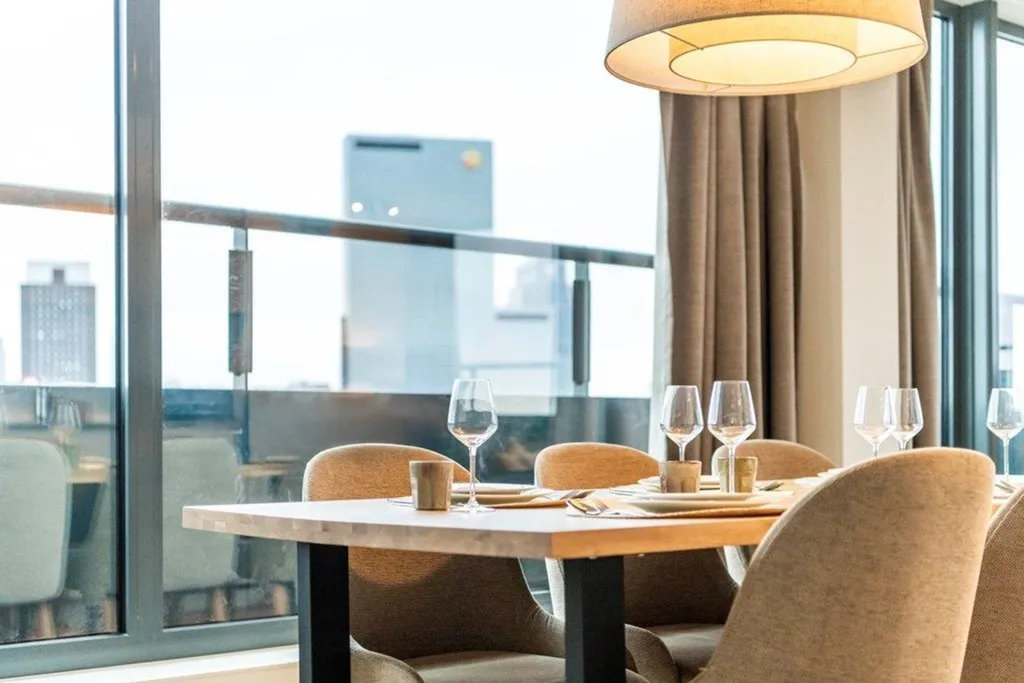 Söögituba - Penthouse with City View in Rotterdam