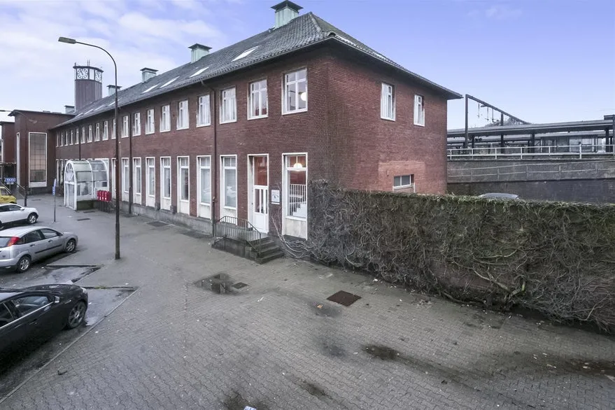 Esterno - Project Opportunity in Historic Railway District