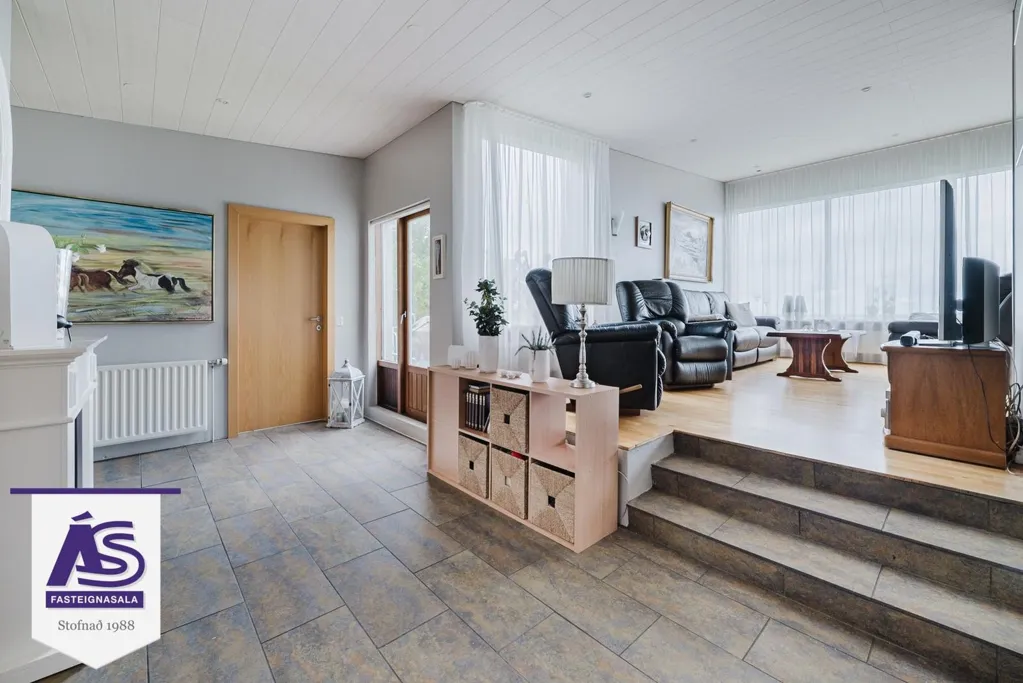 Soggiorno - House with Garden and Pool in Hafnarfjörður
