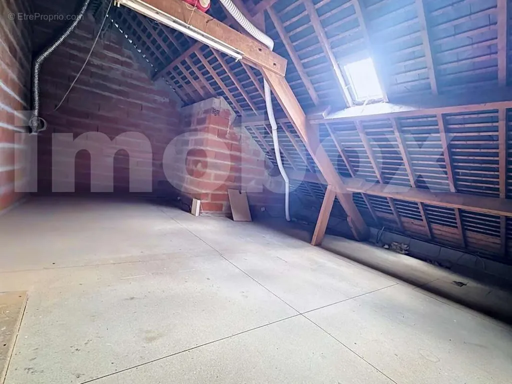 Rooms - Architectural House with Garden in Ligné