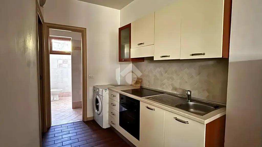 Cuisine - Ground Floor Apartment with Balcony near Terme