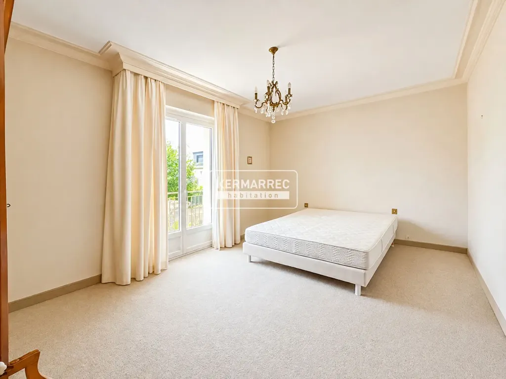Magamistoad - House with Professional Potential in Saint-Yves
