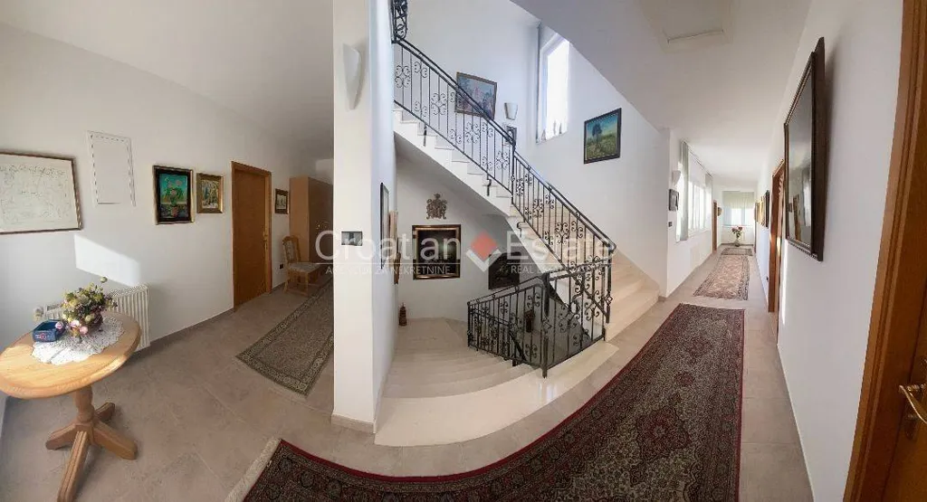 Esik - Sea View House with Garden in Postira, Brač