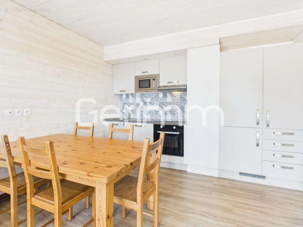 Salle à manger - Appartement en rez-de-chaussée avec terrasse à Chamrousse