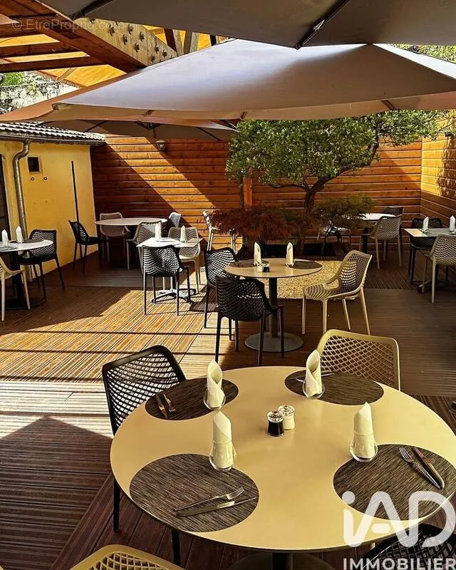 Terrace - Restaurant with Terrace in Saint-Germain-Les-Arpajon