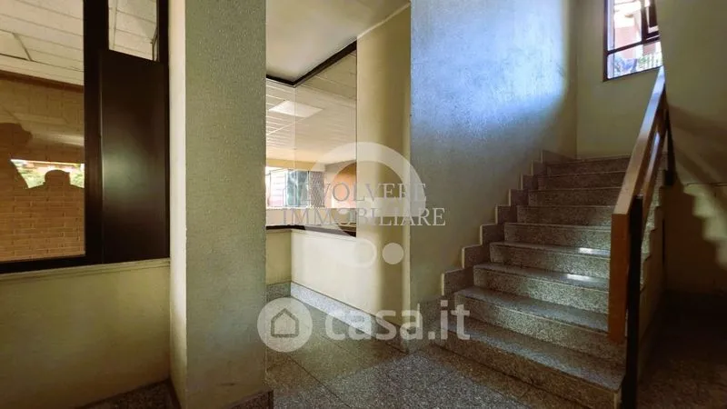 Pièces - Three-Bedroom Apartment with Balcony in Rome