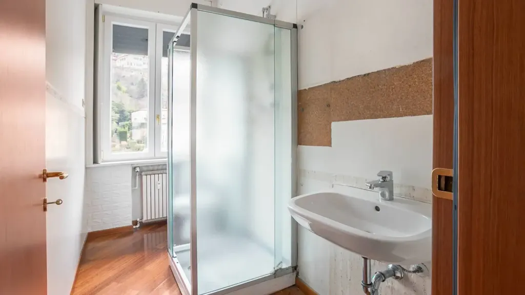 Salles de bain - Appartement 5 pièces à IT