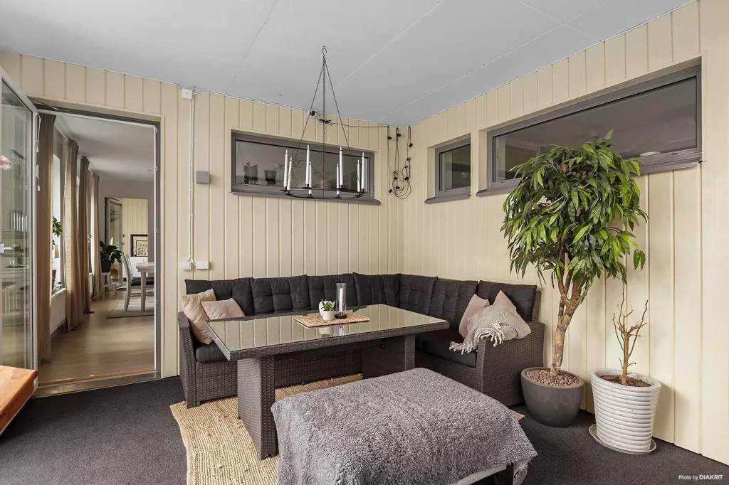 Dining Room - Modern Apartment with Balconies in Örebro