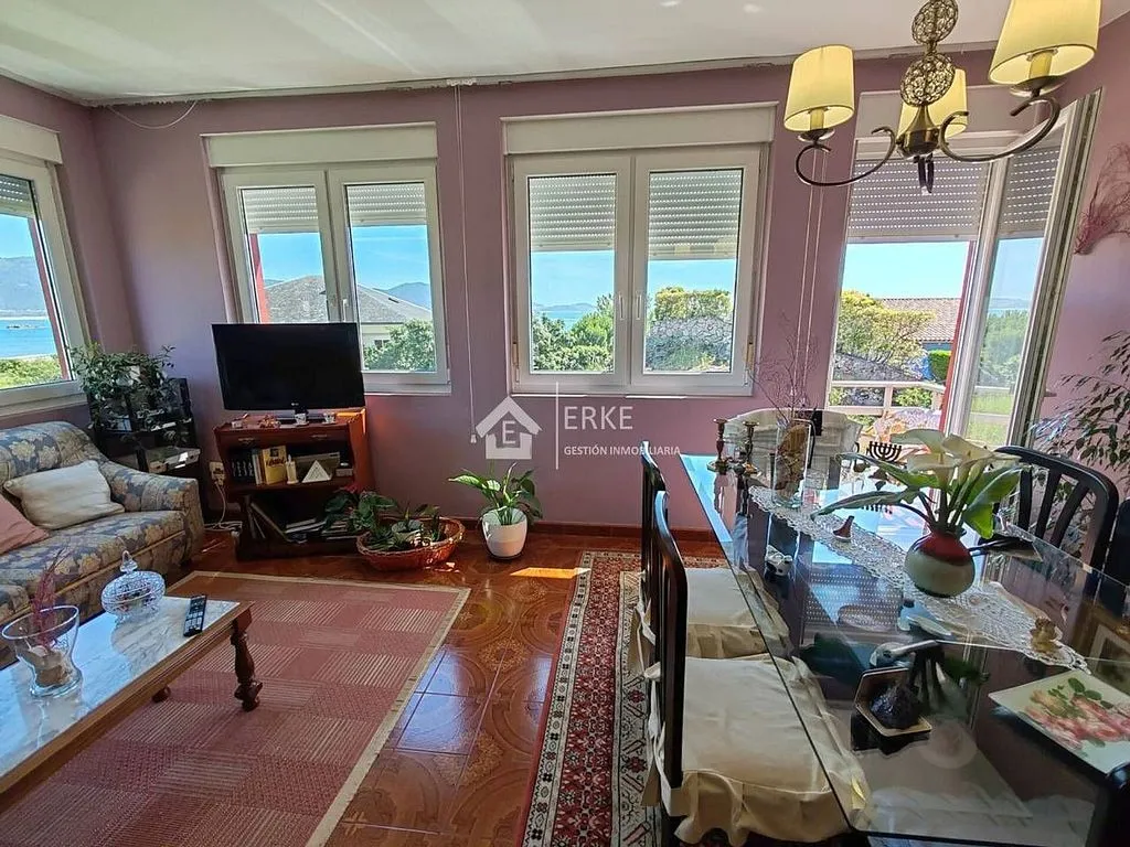 Salón - Apartment with Sea and Mountain Views in Carnota