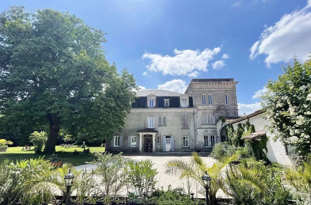 Extérieur - Château du XVIIIe avec gîte indépendant à Cognac