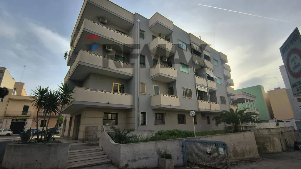 Välivaade - Large Warehouse near Stadio in Monopoli