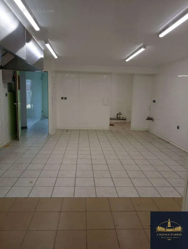 Toad - Renovated Commercial Space in Maroeuil
