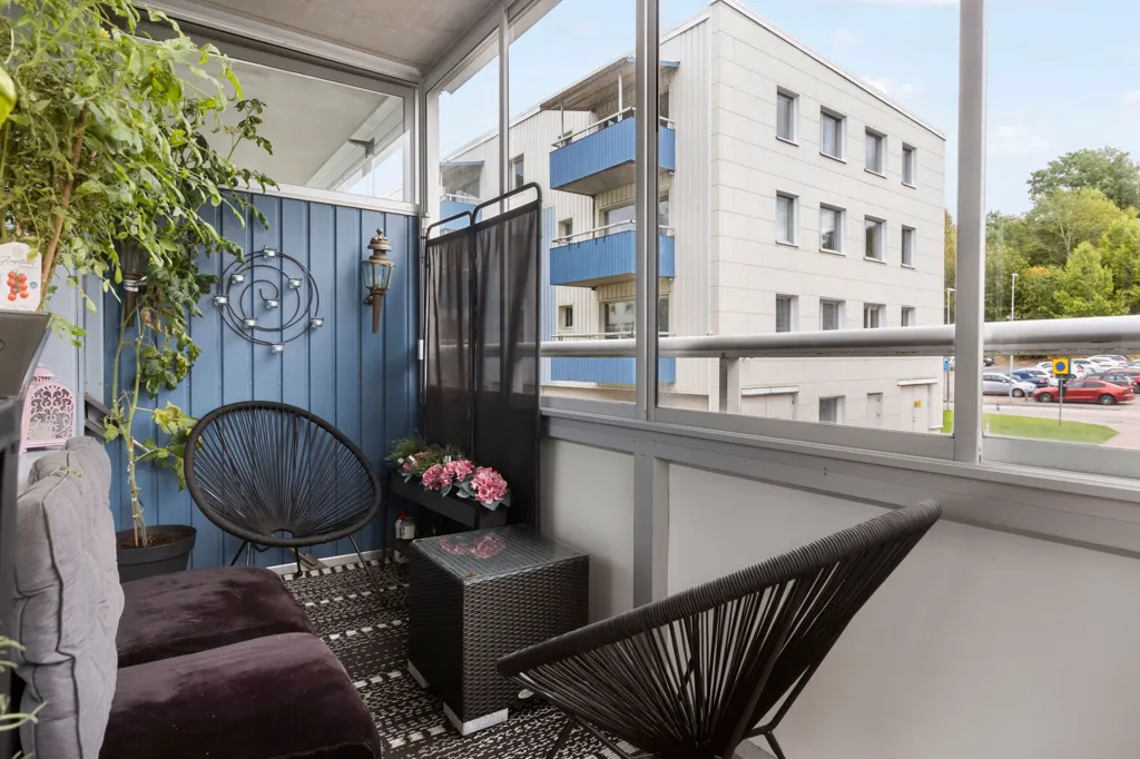 Balcone - Renovated Flat with Glazed Balcony in Solbacken