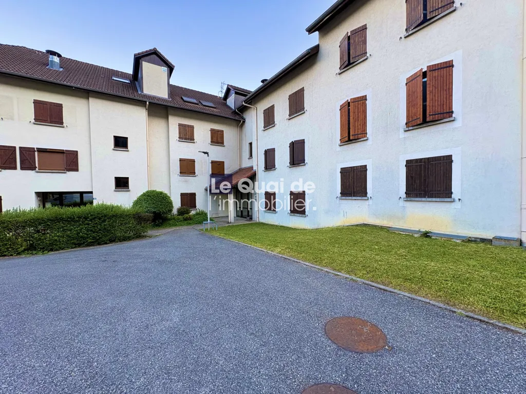 Välivaade - Renovated 2-Bed Flat with Balcony in Crolles