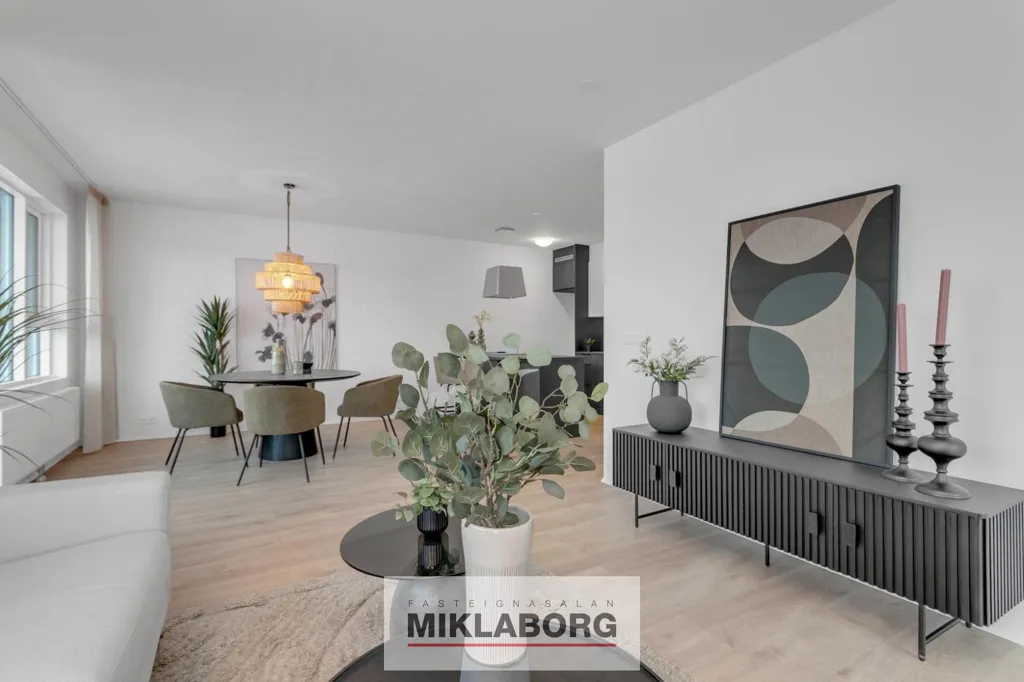 Soggiorno - Modern Apartment with Balcony in Hafnarfjörður