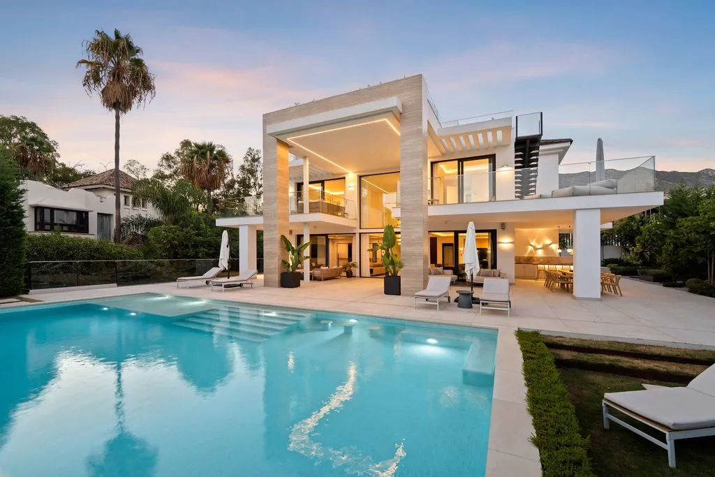 Bassein - Luxury Villa with Infinity Pool in Marbella