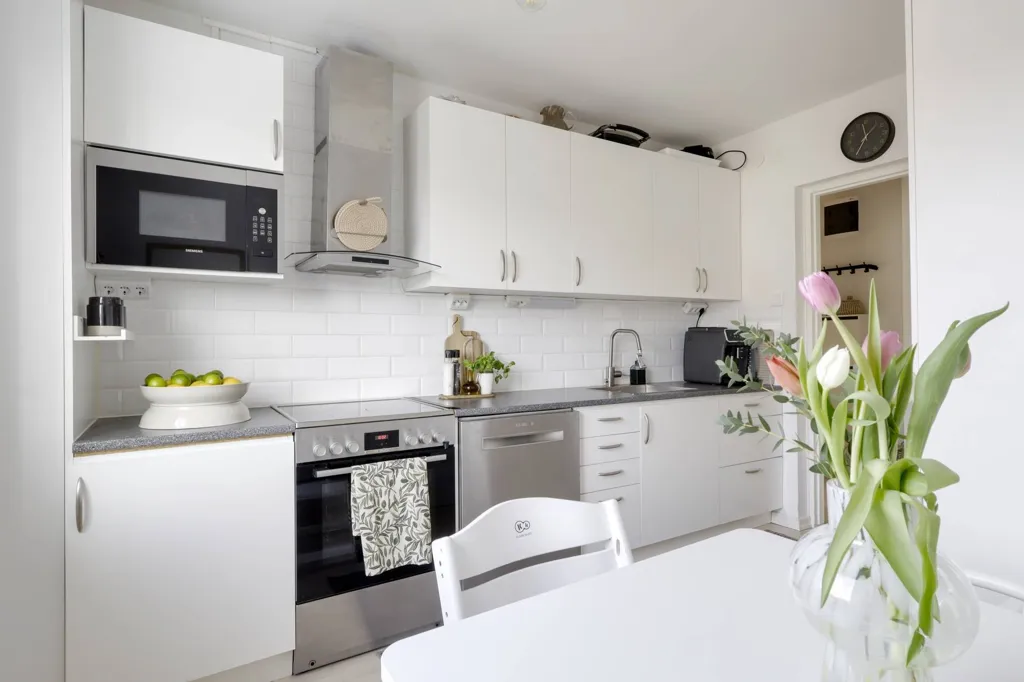 Kitchen - Apartment with Balcony in Kortedala, Göteborg