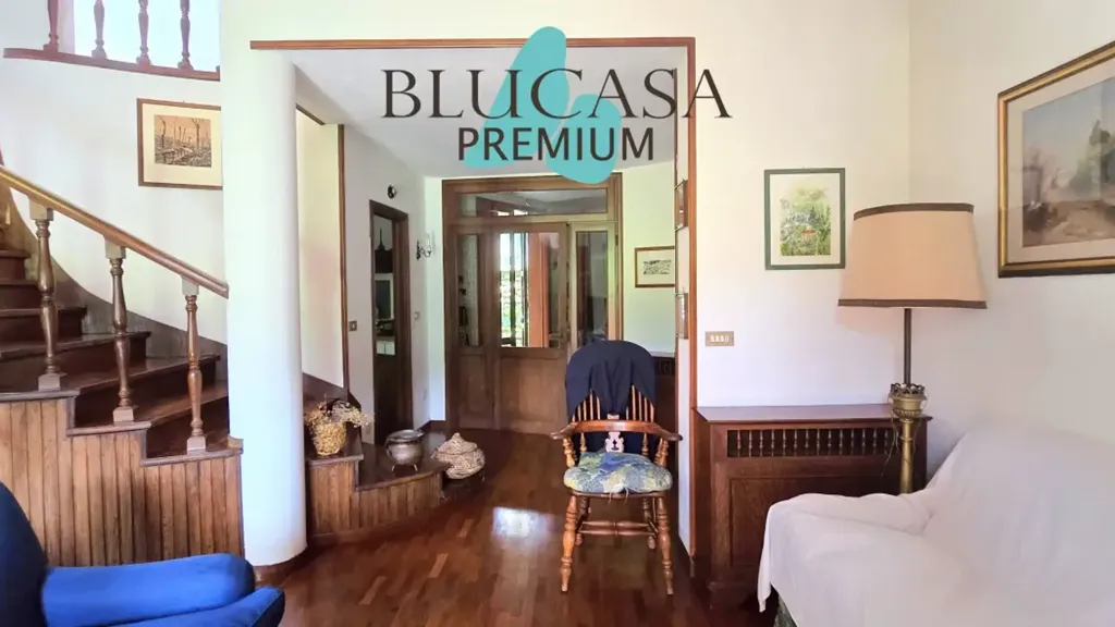 Elutuba - Terraced House with Fireplace in Bocconi