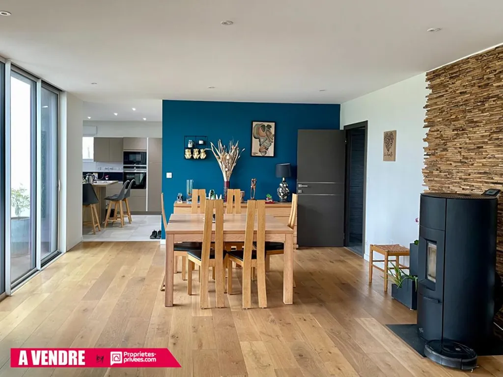 Salle à manger - Maison Contemporaine en Brique avec Terrasse à 110 m²