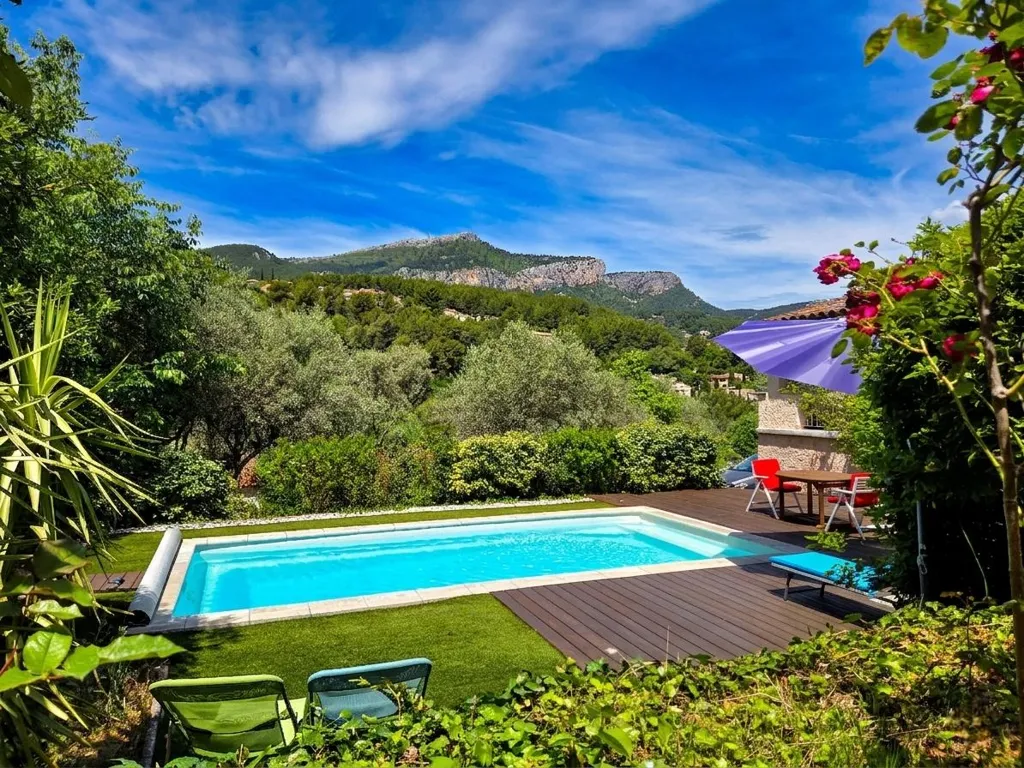 Bassein - Luxury Villa with Mountain View in Toulon
