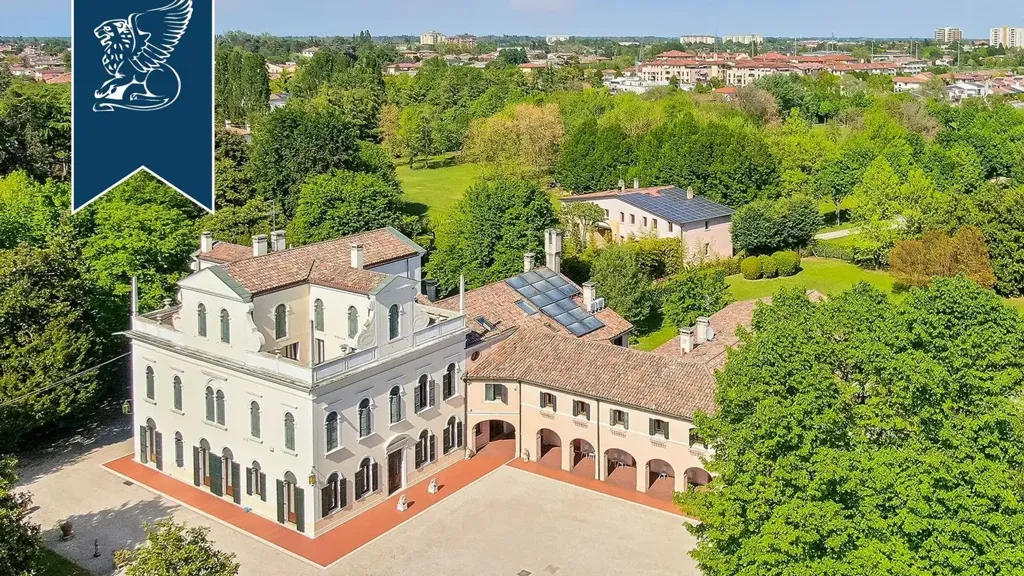Õhuvaade - Historic Villa with Park in Mogliano Veneto