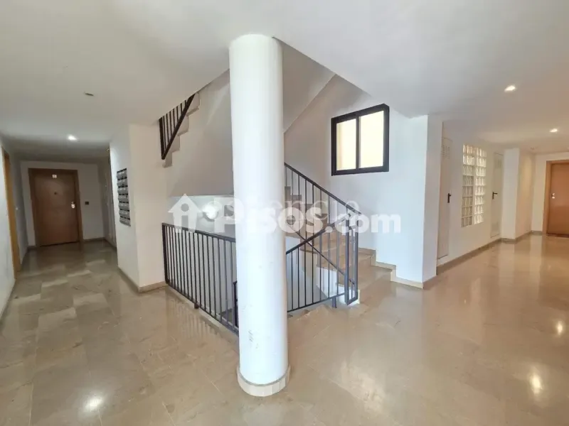 Entrée - Semi-New Flat with Balcony in Beniarjó