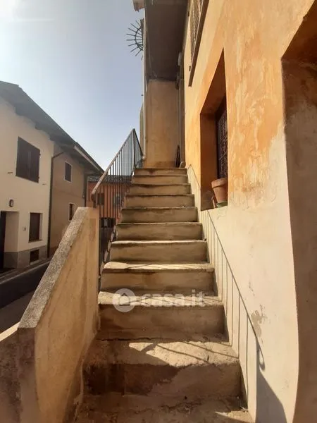 Toad - Terraced House for Renovation in Pettinengo