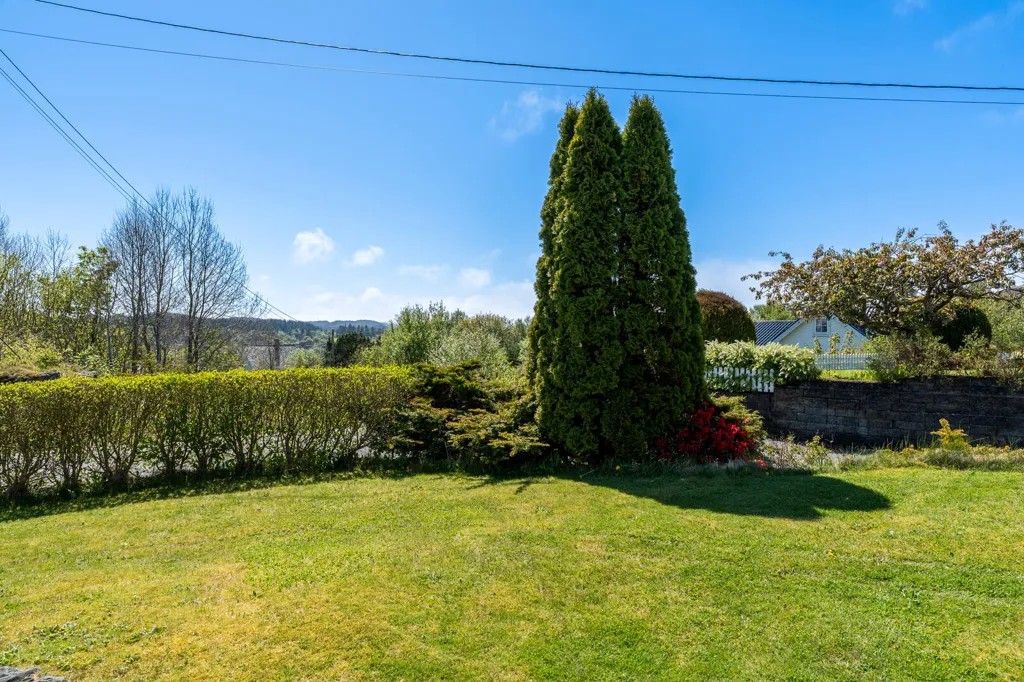 Giardino - Quiet Villa with Garden in Langevåg