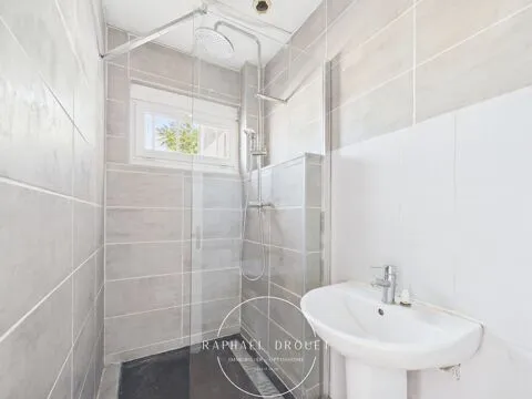 Vannitoad - Spacious 3-Bedroom Apartment in Chasse-sur-Rhône