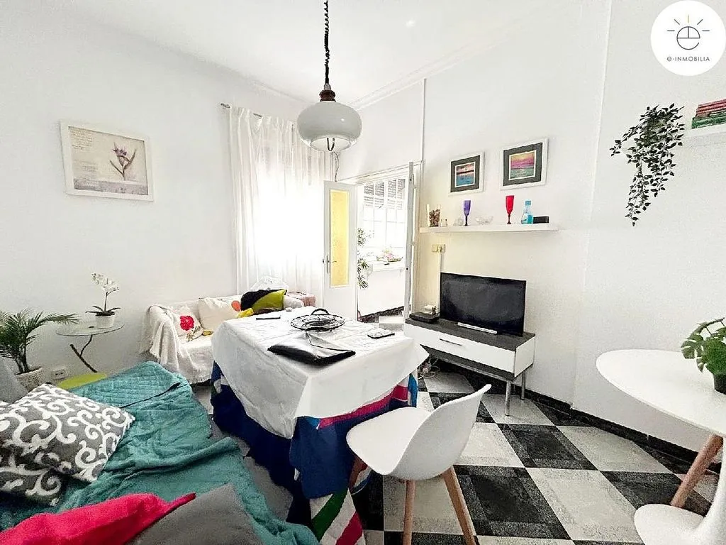 Séjour - Apartment with South View near Cathedral