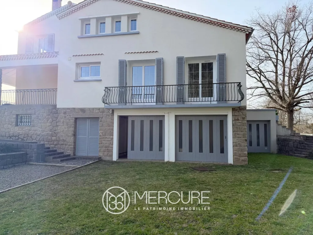 Esterno - Rustic Character House with River Access near Clermont-Ferrand