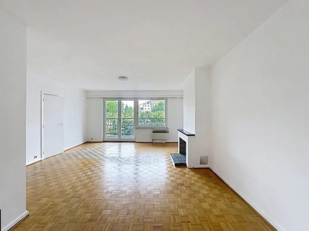 Soggiorno - Studio with South-Facing Terrace in Etterbeek