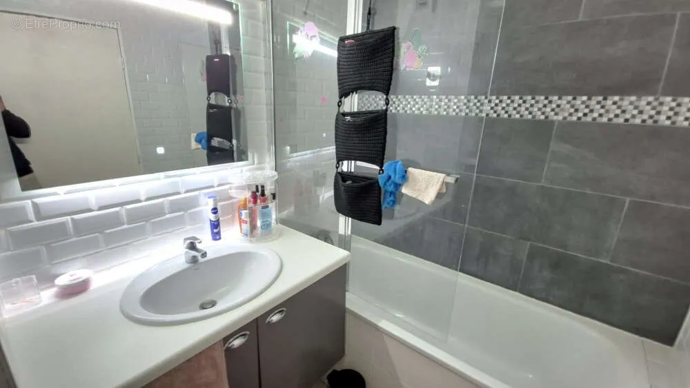 Bagni - Apartment with Parking in Central Location