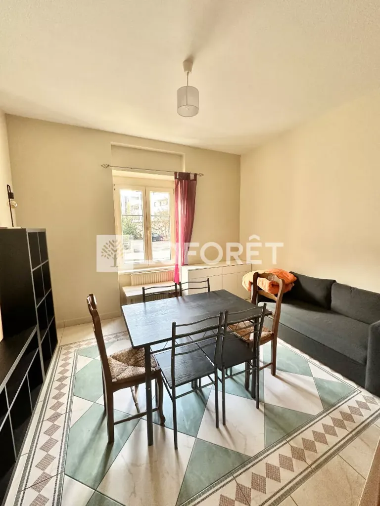 Séjour - Appartement Meublé à Cronenbourg, Proche Saint Florent