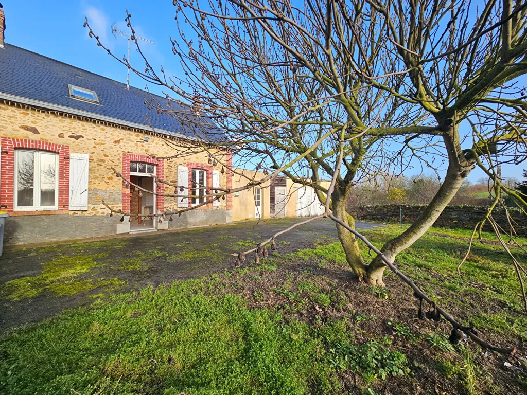 Extérieur - Maison avec Jardin et Garage à Livre La Touche