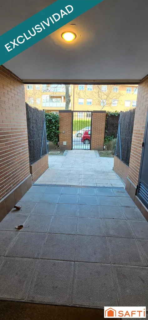Garage - Luxury Flat with Pool in Majadahonda