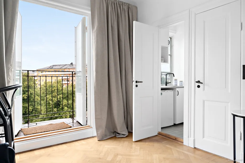 Balcon - Attic Flat with Balcony in Östermalm