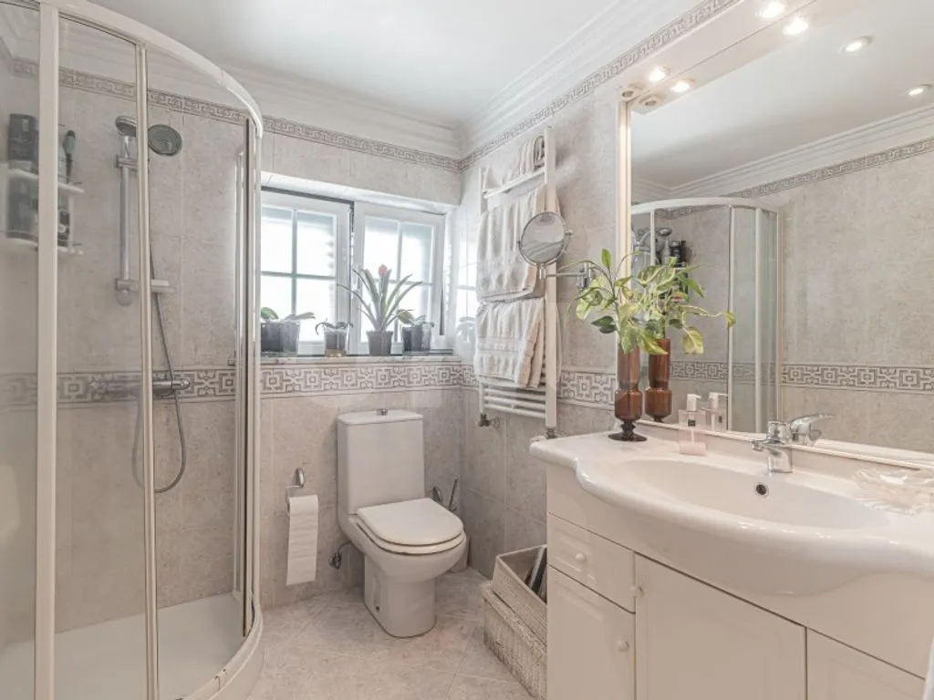 Salles de bain - Luxury House with Terrace in Almada
