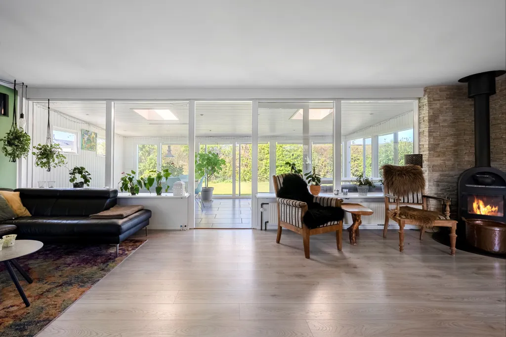 Elutuba - Fenced Villa with Garden in Frederikssund